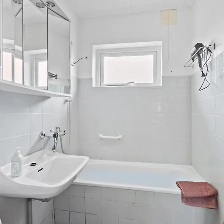 Hébergement de vacances 3 Bedroom Awesome In *