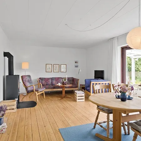 Hébergement de vacances 3 Bedroom Awesome In *